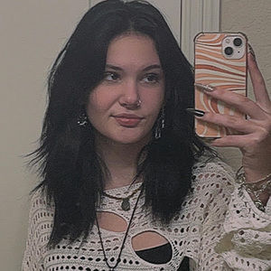 Meet your Posher, Evalani